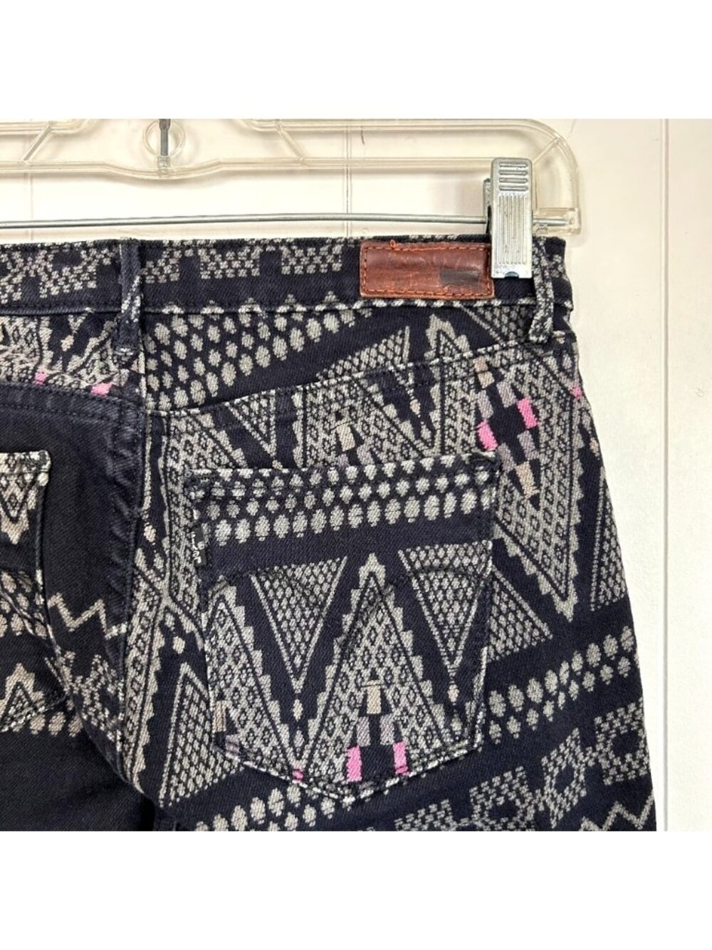 Levi’s Leggings Jeans Black Geometric Aztec Zig Zag Pattern Women’s Skinny Denim - Picture 6 of 9